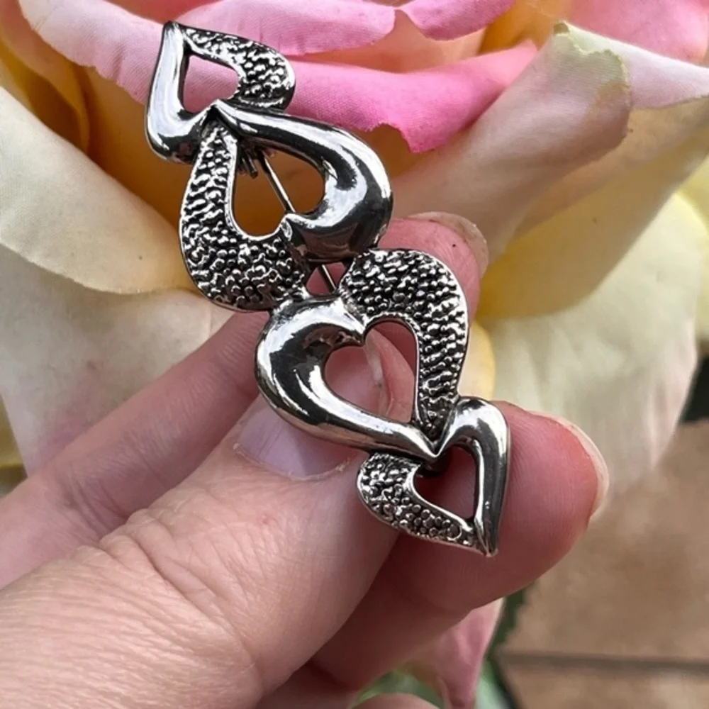 N/A silver hearts